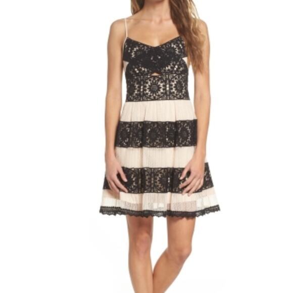 Foxiedox Ophelia Two-tone Lace Fit & Flare Dress In Black/ Nude Size M - Picture 1 of 8